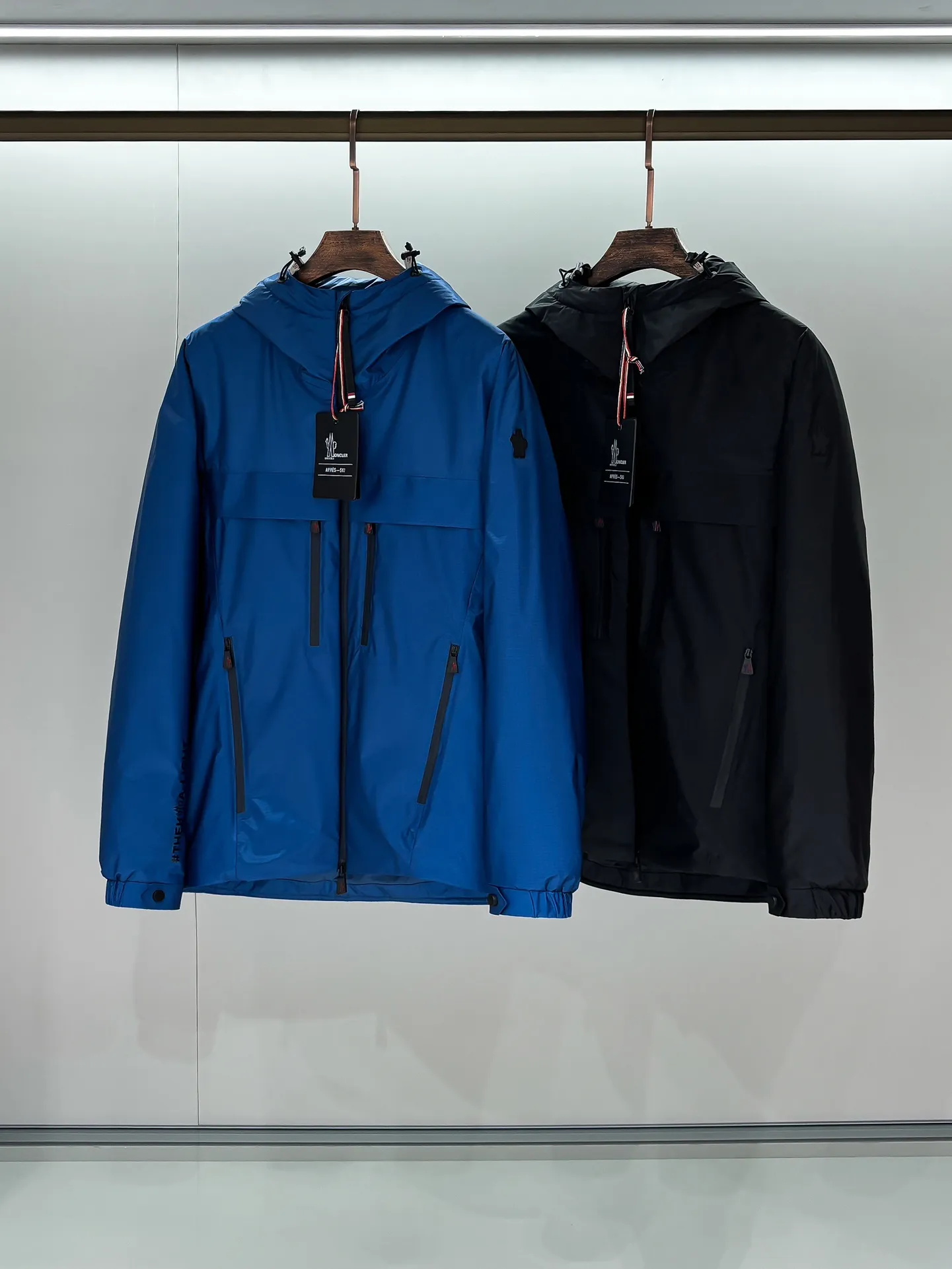 )Moncler New Arrival THURN ： ⛷️ ， ， ， ， ！ ！ ， ， ， ， ， ， ， ， 。 ✨ Classic ， 。 ✨ 䄂 ✨ ✨ ✨ ， ✨ Classic Black ， ， ！ Factory Quality ！ ， ！ ， ！ ！ ！ ， ， ， 。 : Black/ 24008Size ：1 -4 1 ： 122cm- 72cm- 81cm 2 ： 126cm- 73cm- 82cm 3 ： 130cm- 74cm- 83cm